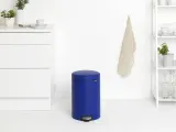 Мусорное ведро с педалью Brabantia NewIcon 20 л, Mineral Powerful Blue, синее — фото 5