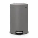 Мусорное ведро с педалью Brabantia NewIcon 20 л, Mineral Concrete Grey, серое — фото 1