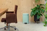 Мусорное ведро с педалью Brabantia NewIcon 20 л, сталь, зелёное — фото 2