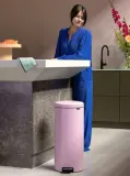 Мусорное ведро с педалью Brabantia NewIcon 30 л, нержавеющая сталь, розовое — фото 2