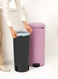 Мусорное ведро с педалью Brabantia NewIcon 30 л, нержавеющая сталь, розовое — фото 4