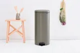 Мусорное ведро с педалью Brabantia NewIcon 30 л, нержавеющая сталь, платиновое — фото 4