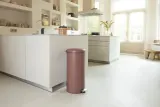 Мусорное ведро с педалью Brabantia NewIcon 30 л, сталь, Satin Taupe, коричневое — фото 5