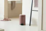 Мусорное ведро с педалью Brabantia NewIcon 3 л Satin Taupe коричневое — фото 5
