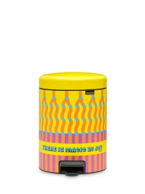 Мусорное ведро с педалью Brabantia NewIcon 5 л Yinka Ilori разноцветное