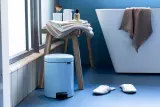 Мусорное ведро с педалью Brabantia NewIcon 5 л Dreamy Blue синее — фото 6