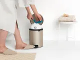 Мусорное ведро с педалью Brabantia NewIcon 5 л Metallic Gold — фото 6