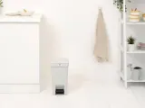 Мусорное ведро с педалью Brabantia StepUp 10 л светло-серое — фото 4