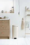 Мусорное ведро с педалью Brabantia NewIcon 30 л белое — фото 4