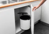Встраиваемое в шкаф мусорное ведро Brabantia De Luxe 15 л, белое — фото 4