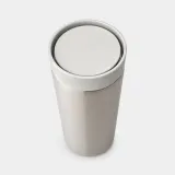 Термокружка Brabantia Make & Take 360 мл, вакуумные стенки, закрывается одной рукой, светло-серая Light Grey — фото 4