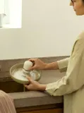 Щётка для посуды с дозатором Brabantia Sink Side, резервуар 0,1 л, нейлоновая щетина, бежевая Soft Beige — фото 2