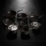Кастрюля низкая Fissler Adamant 24 см, 3,1 л, со стеклянной крышкой, антипригарная, индукция, чёрная — фото 2