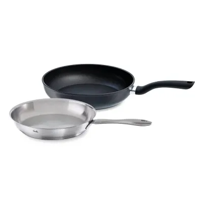 Набор сковород Fissler: Cenit 28 см для индукции и Catania 24 см, сталь и алюминий, чёрная и серебристая