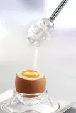 Срезатель скорлупы для яиц с солонкой GEFU OVO 2-в-1, нержавеющая сталь, высота 16,9 см, серебристый — фото 3