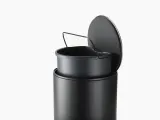 Мусорное ведро с педалью Joseph Joseph Arc Carbon Black 10 л чёрный — фото 4