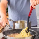 Ложка для макарон KitchenAid Empire Red 34 x 7 см, нейлон, термостойкая до 232 градусов, красная — фото 3