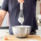 Венчик баллонный KitchenAid Porcelain White 27 x 6,5 см, нержавеющая сталь и нейлон, белый — фото 3