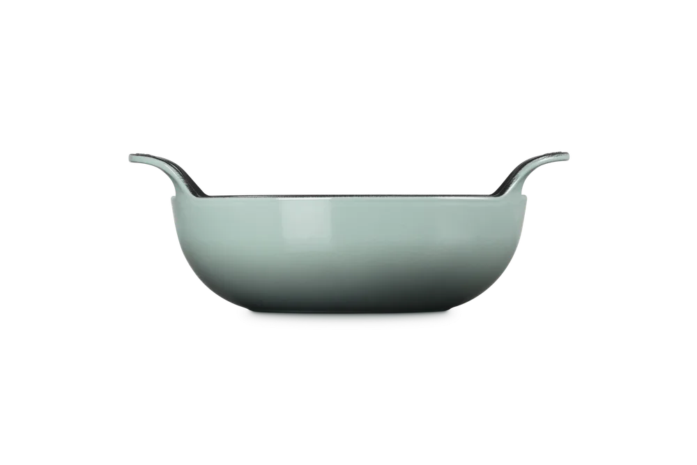 Блюдо Balti Dish чугунное эмалированное Le Creuset 24 см, 2,7 л, цвет sea salt, индукция, духовка