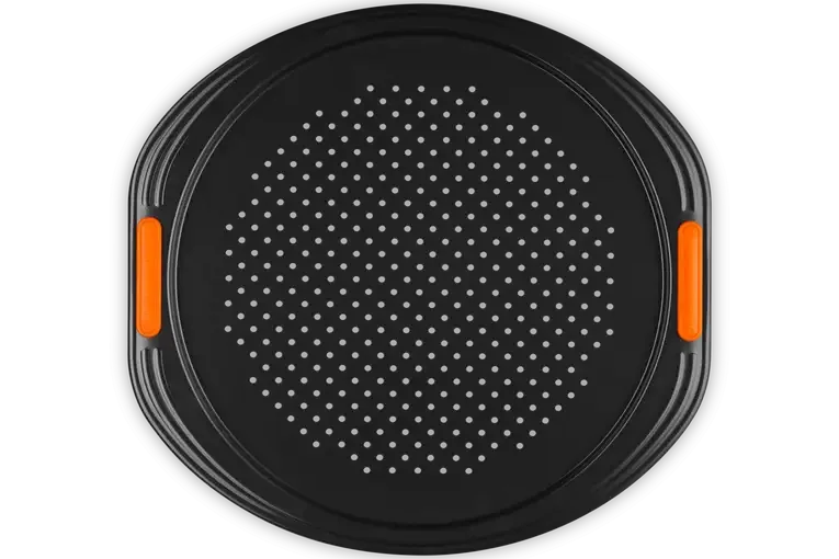 Противень для пиццы Le Creuset 33 см перфорированный, углеродистая сталь, антипригарное покрытие, черный