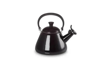 Чёрный чайник Le Creuset Kone 1,6 л, эмалированная сталь, свисток, складная ручка