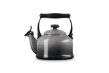 Чайник со свистком Le Creuset традиционный 2,1 л, эмалированная сталь, серый Flint — фото 1