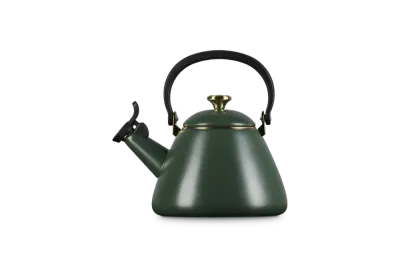 Зелёный чайник Le Creuset Kone 1,6 л Forêt, эмалированная сталь, свисток, складная ручка