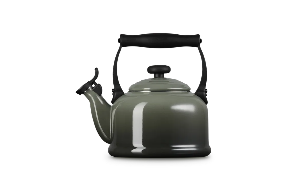 Чайник со свистком Le Creuset традиционный 2,1 л, эмалированная сталь, цвет Thyme