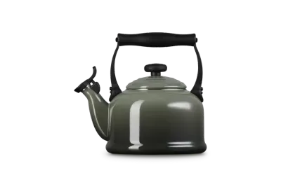 Чайник со свистком Le Creuset традиционный 2,1 л, эмалированная сталь, цвет Thyme