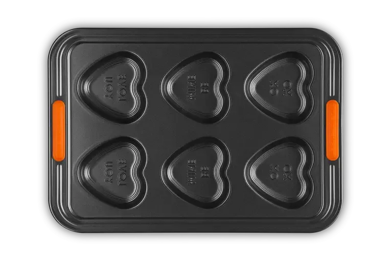 Форма для печенья в виде сердец с надписями Le Creuset на 6 штук, углеродистая сталь, чёрная