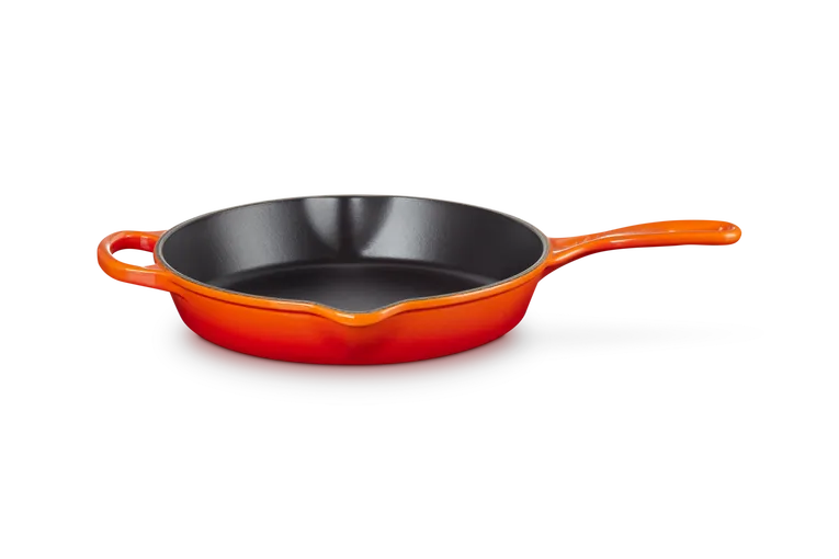 Глубокая чугунная сковорода Le Creuset 26 см, 2 л, эмалированная, для жарки и подачи, пламенная