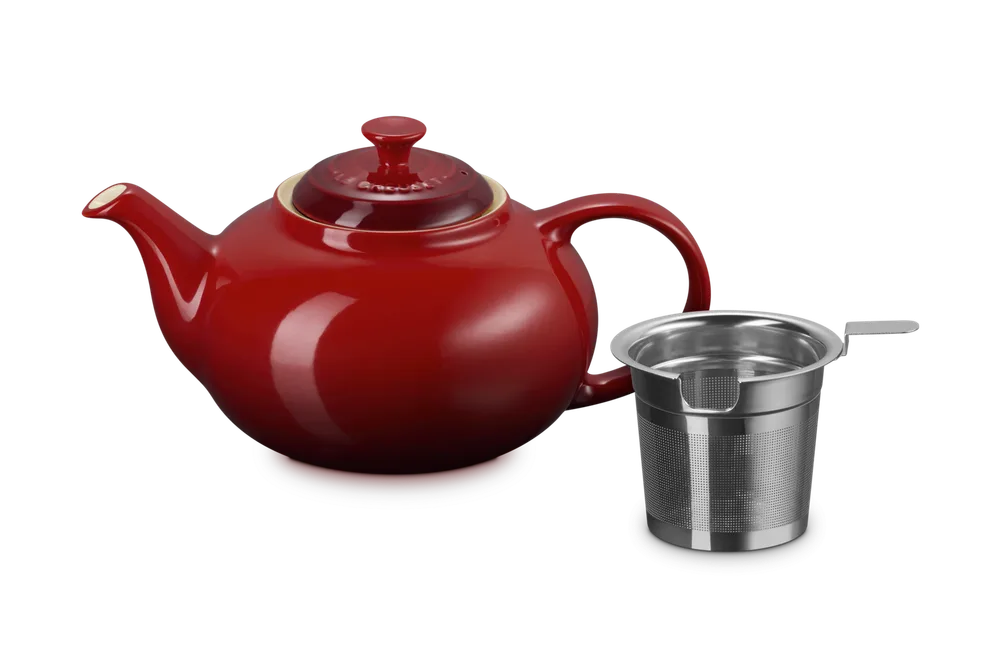 Заварочный чайник из каменной керамики Le Creuset со стальным ситечком, вишнёвый