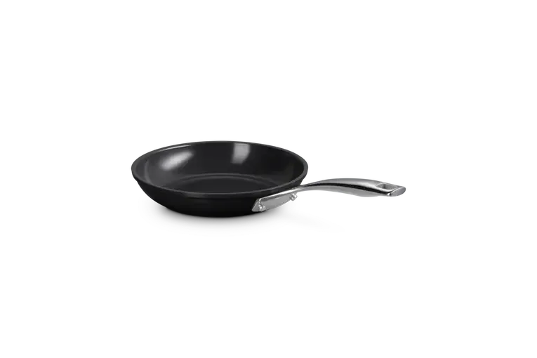 Сковорода Le Creuset 20 см, керамическое антипригарное покрытие без PFAS, алюминий, для индукции, чёрно-серебристая