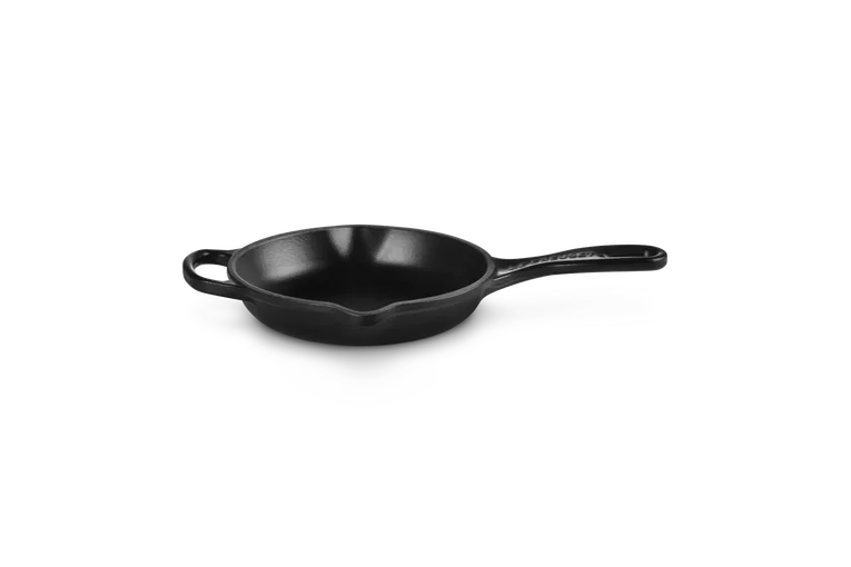 Сковорода чугунная эмалированная Le Creuset 16 см для жарки и подачи, матовая чёрная, для индукционных плит