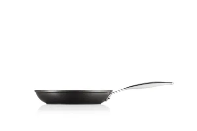 Сковорода Le Creuset 24 см, кованый анодированный алюминий, антипригарное покрытие, для индукционных плит