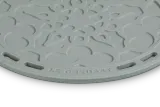 Подставка под горячее Le Creuset силиконовая 20 см, sea salt, синяя — фото 2