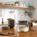 Набор для заваривания чая Lekue CALM AT HOME: заварник-песочные часы, ёмкость для заварки, 2 стеклянные чашки по 250 мл — фото 5