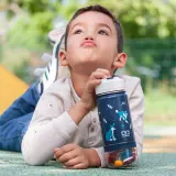 Термобутылка детская Monbento Twisty Blue Wolf с трубочкой и отсеком для перекуса, 0,42 л, синяя — фото 5