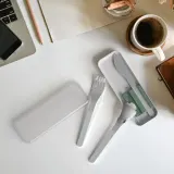 Дорожный набор столовых приборов Monbento Slim Box Natural Green, ложка, вилка, нож в футляре, серебристо-зелёный — фото 6