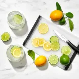 Доска разделочная OXO Good Grips 26,7 x 18 см, двусторонняя, молочно-чёрная — фото 6
