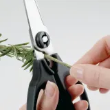 Ножницы кухонные для зелени OXO Good Grips, стальные лезвия с микрозубчиками, мягкая ручка, чёрные — фото 5