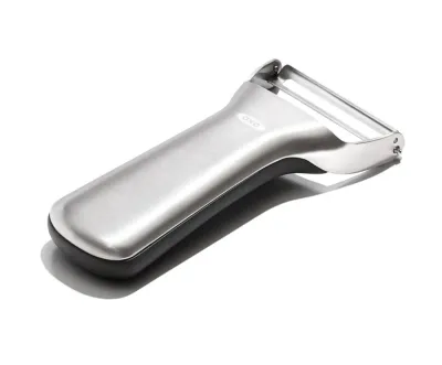 Овощечистка Y-образная OXO Steel 12,7 × 7,6 см, нержавеющая сталь, лезвие в японском стиле, нескользящая ручка, серебристая