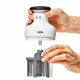 Ручной измельчитель для овощей и фруктов OXO Good Grips, пластик и нержавеющая сталь, белый, около 13,9 x 18,4 см — фото 5