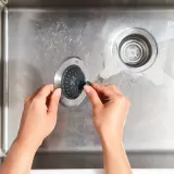 Сито для раковины OXO Good Grips из нержавеющей стали и силикона, без BPA, чёрное с серебристым, диаметр 11 см — фото 4