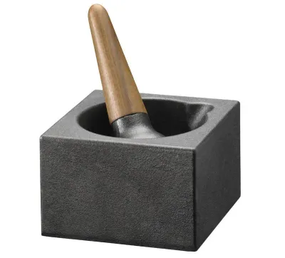 Ступка Skeppshult WALNUT чугунная с пестиком, ручка из ореха, 12 x 12 x 8 см, чёрная