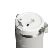 Термокружка Stanley IceFlow Flip Straw 890 мл с трубочкой и складной ручкой, для холодных напитков, серая Ash — фото 2