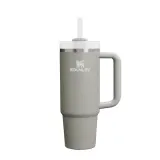 Термокружка Stanley Quencher H2.0 FlowState 890 мл с ручкой и трубочкой, сталь на 90% из переработки, серая Ash — фото 1