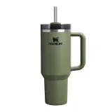 Термокружка Stanley Quencher H2.O FlowState 1,18 л из переработанной стали, с трубочкой и ручкой, Dried Pine зелёная — фото 1