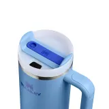 Термокружка Stanley Quencher H2.0 FlowState 890 мл с трубочкой и ручкой, для холодных напитков, голубая Blue Sky — фото 3
