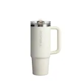 Термокружка Stanley Quencher ProTour Flip Straw 0,89 л, герметичная, без BPA, с резиновой ручкой, Cream кремовая — фото 1